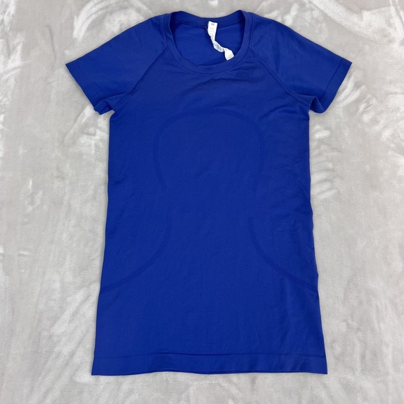 lululemon athletica Tops - Lululemon Swiftly Tech Short Sleeve 2.0 Womens Size 4 Blue Psychic Athletic READ